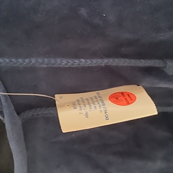 Sweater - Picture 2 of 3